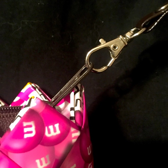 Clutch - Picture 3 of 4